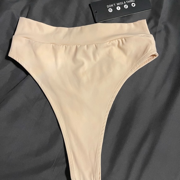 Beige high waisted bikini set - Picture 5 of 13
